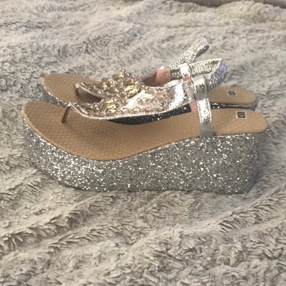 Shoes with Rhinestones - Picture 2 of 4